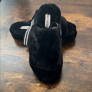 Steve Madden women’s Black Plush Slippers